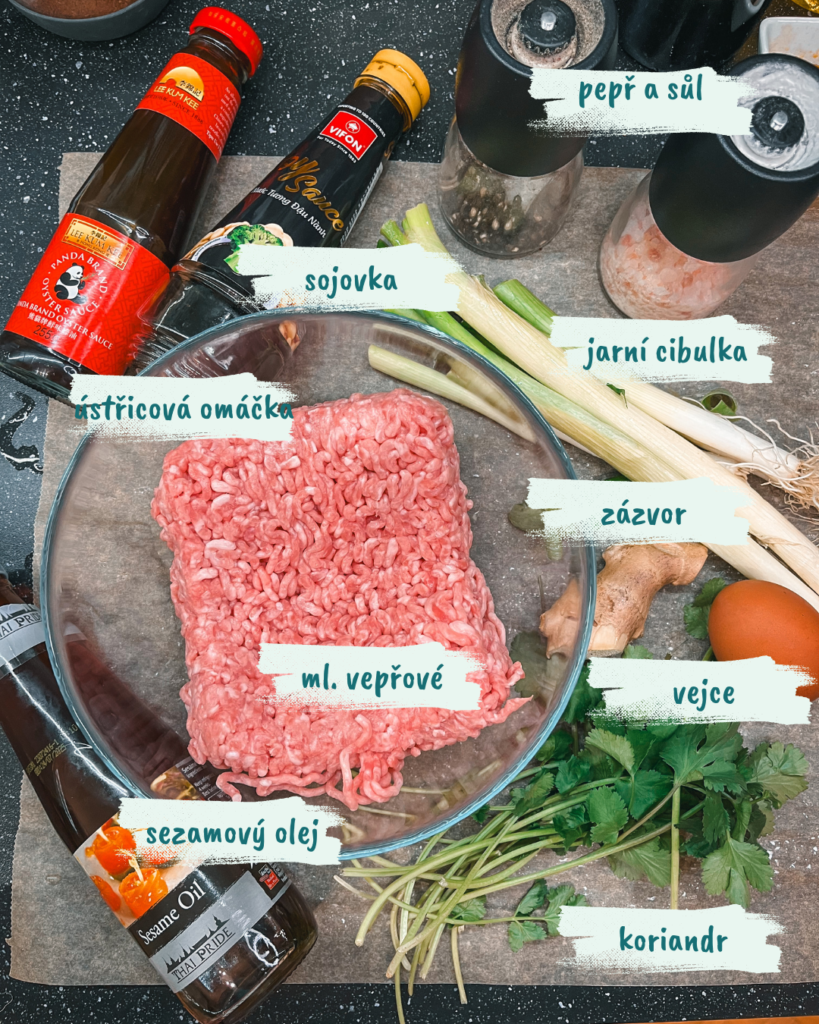 Ingredience na jiaozi.